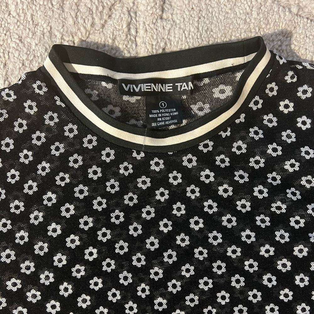 1990s Mesh Daisy Vivienne Tam Short Sleeve Top - Picture 4 of 8